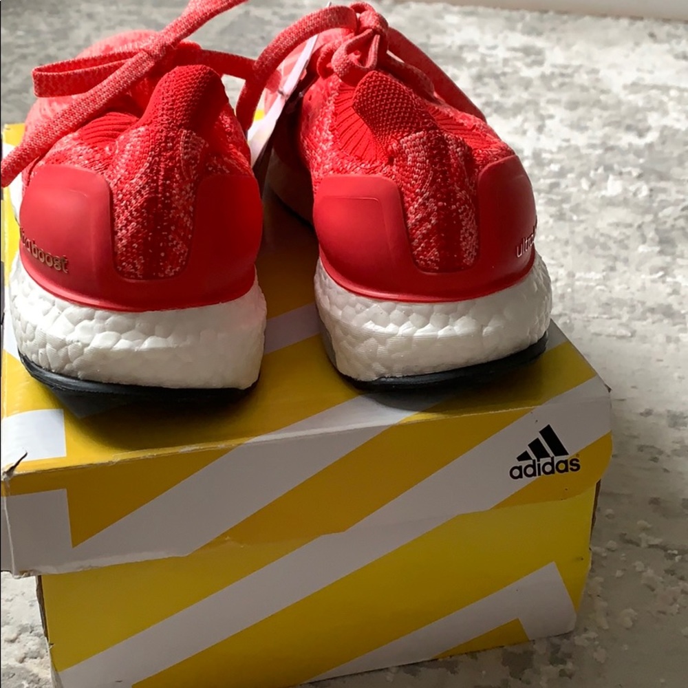 Adidas Pink Ultraboost - Picture 4 of 5